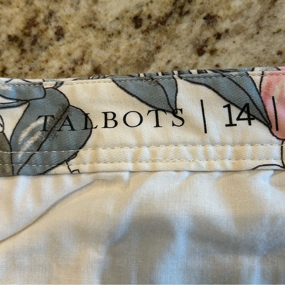 Talbots women’s size 14 relaxed chino White and Pink Floral Pants. Like new - Picture 3 of 5